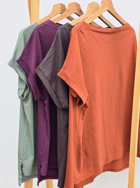 Tee-shirt col bateau en coton – Différents coloris