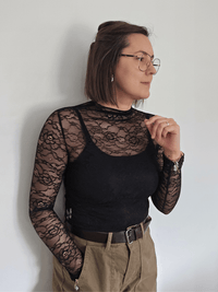 Haut dentelle noir col montant femme